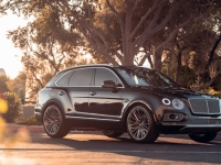 Bentayga_101820_VR_1200px-45