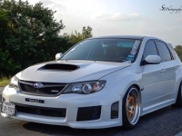 slammed-subaru-hatch