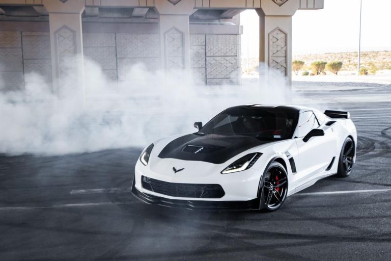 Corvette Z06 in White with Perfect Matched VR Forged D10 Wheels - Vivid ...