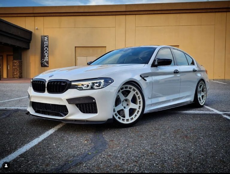 BMW M5 F90 White on White with VR Forged D12-R Wheels - Vivid Racing News