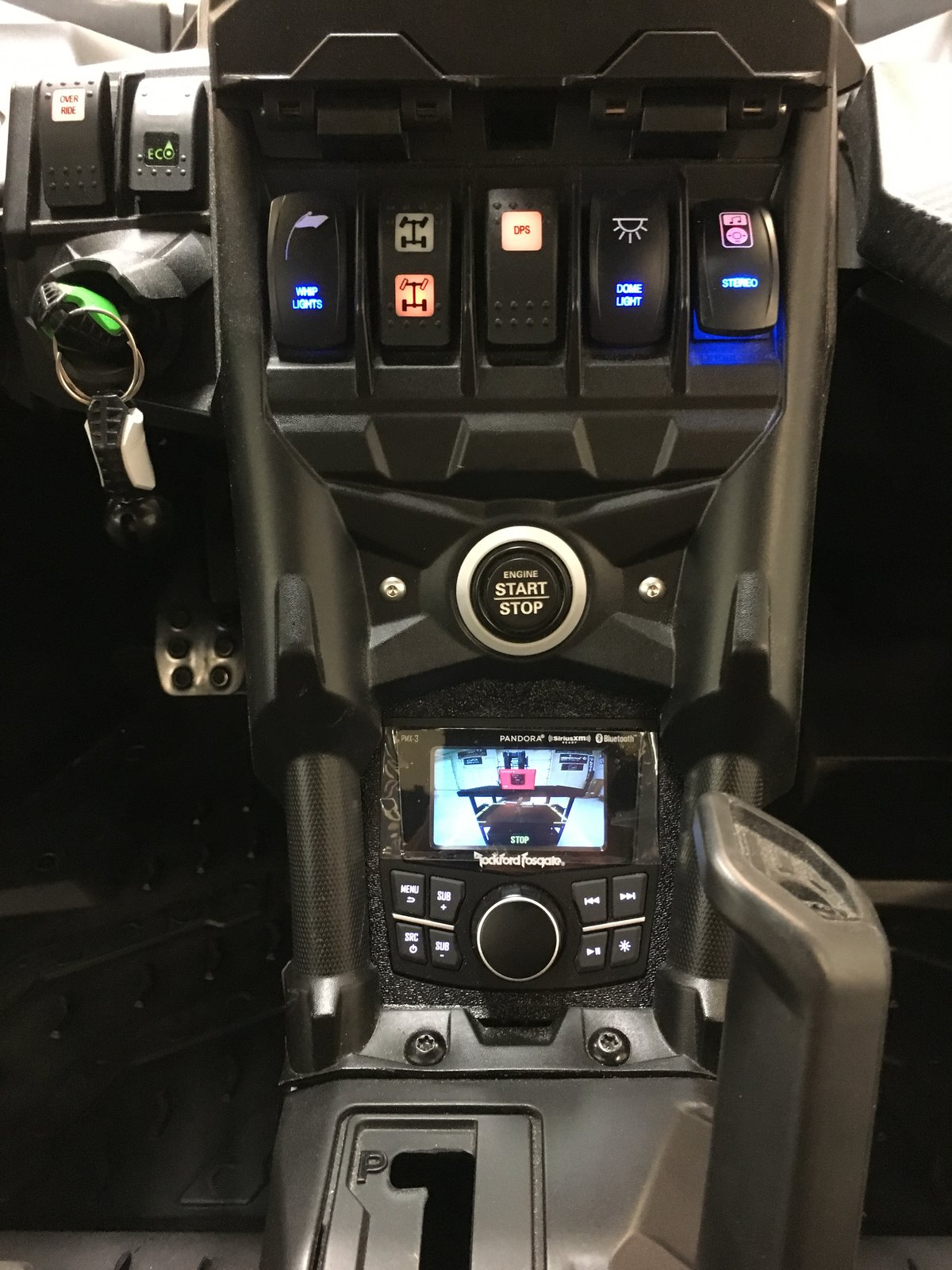 UTV Stereo 8 Speaker System w/ Deck Power & 2 Amp CanAm Maverick X3